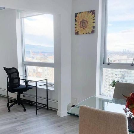 Apartamento Downtown 3Br/2Ba+Views+Skytrain+Free Parking Vancouver Exterior foto