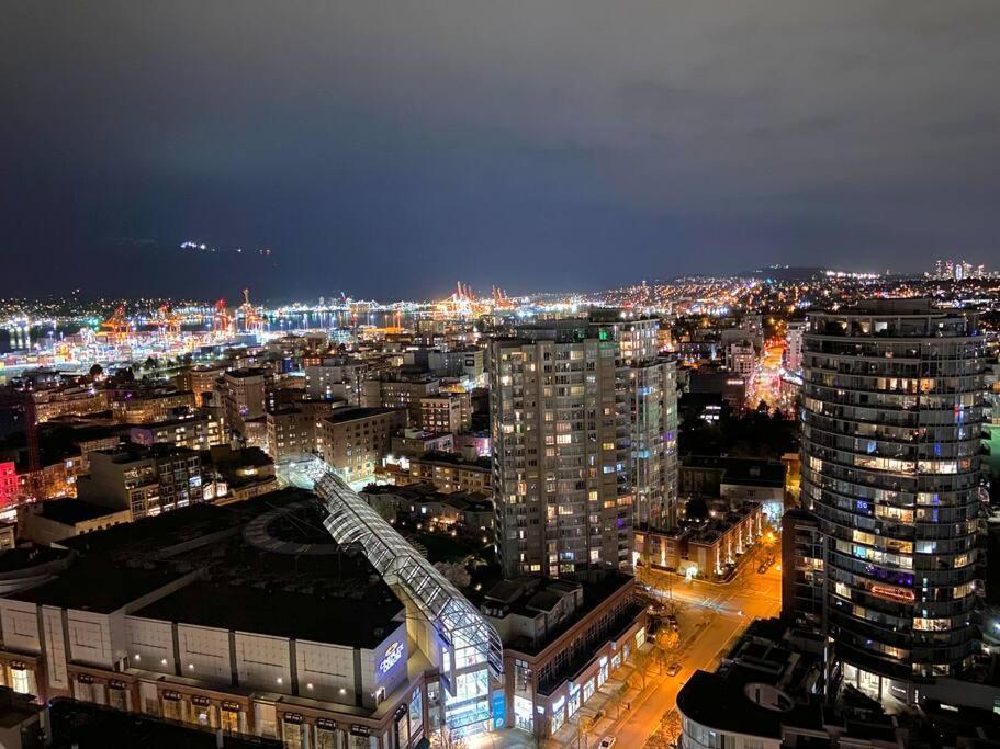 Apartamento Downtown 3Br/2Ba+Views+Skytrain+Free Parking Vancouver Exterior foto