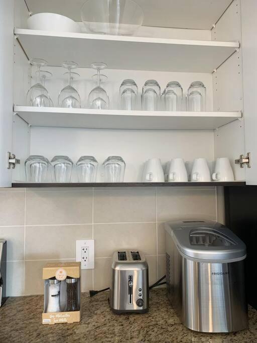 Apartamento Downtown 3Br/2Ba+Views+Skytrain+Free Parking Vancouver Exterior foto